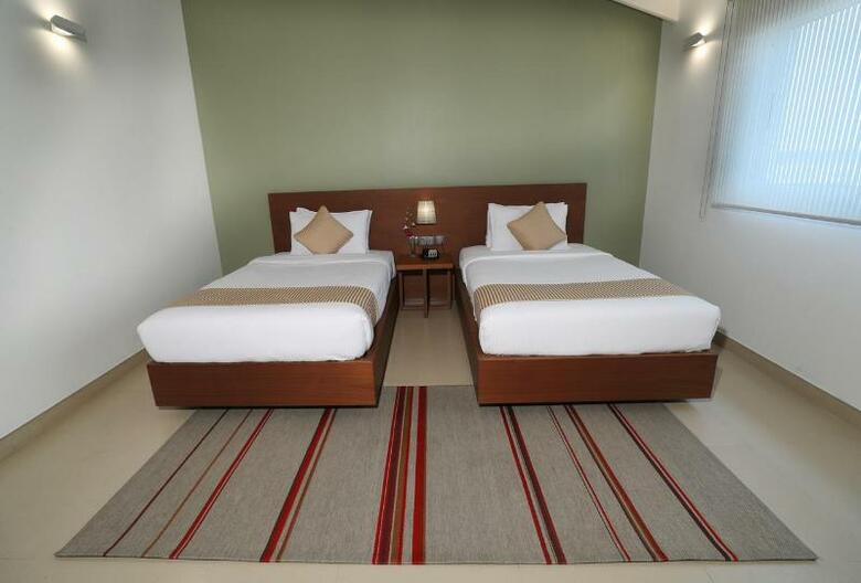Al Bander Hotel & Resort