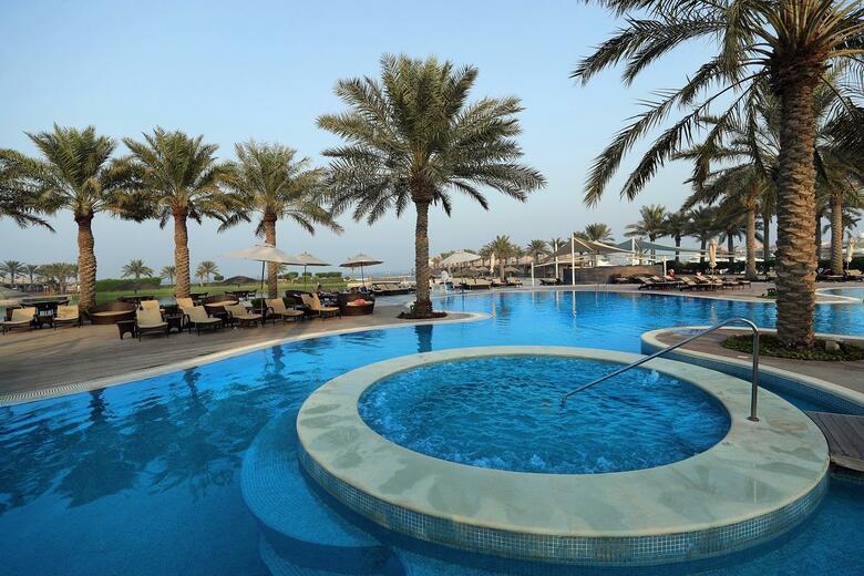 Al Bander Hotel & Resort