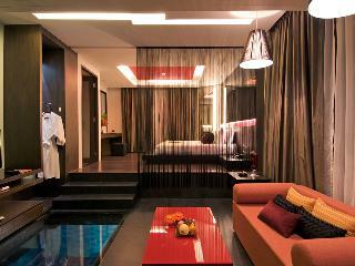 Hotel Z Through By The Zign