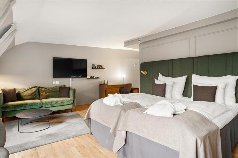 Hotel First Marin
