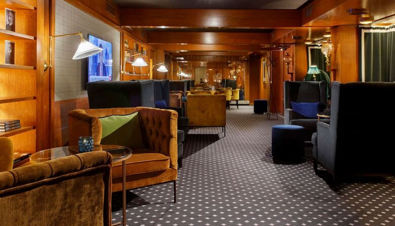 Grand Hotel