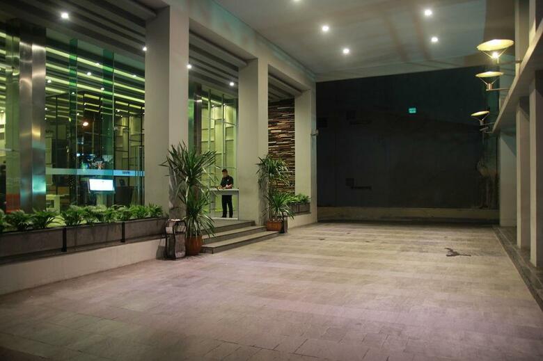 Sparks Hotel