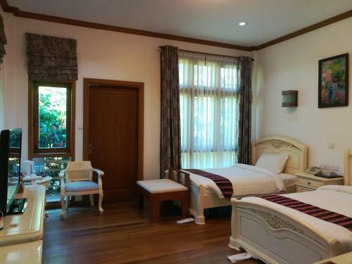 Hotel Myitkyina Palm Spring Resort