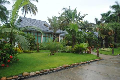 Hotel Myitkyina Palm Spring Resort