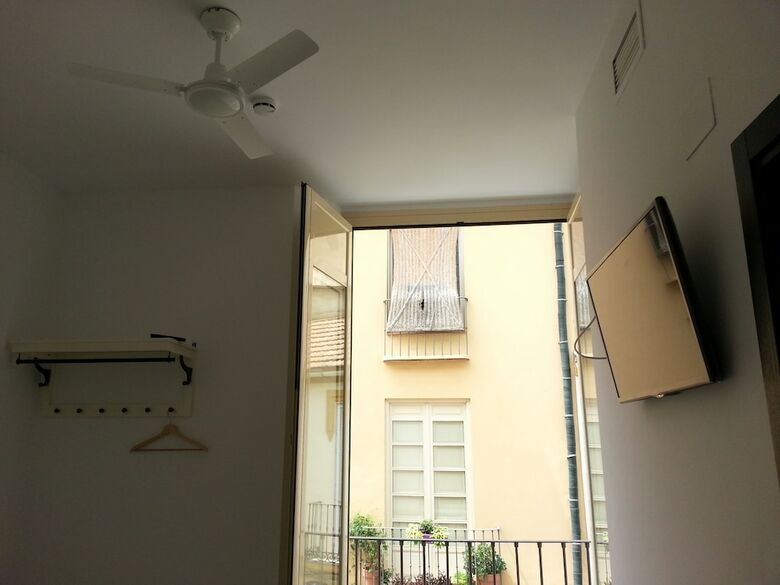 Hostal La Siesta Malaga Guesthouse