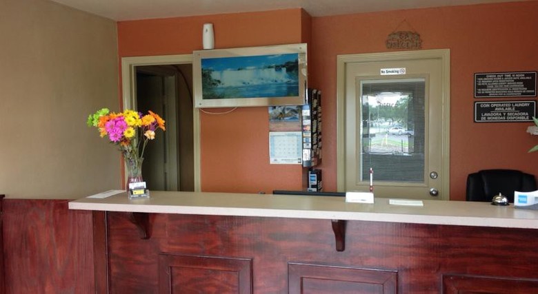 Hotel Deluxe Inn Airport