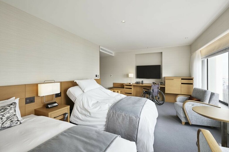 Keio Plaza Hotel