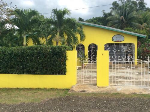 Hostal My Father's Works Jamaica