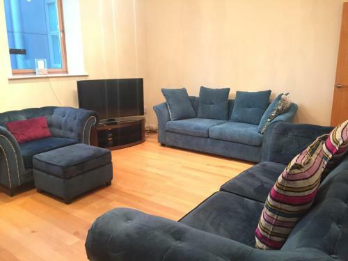 City Center Financial District Three Bedroom Duplex Apartment