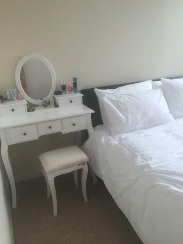 City Center Financial District Three Bedroom Duplex Apartment