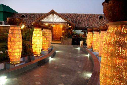 Hotel City The Village