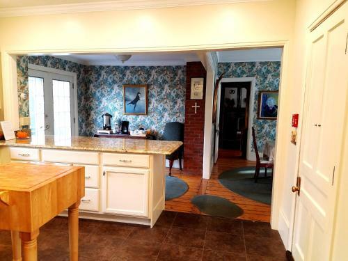 Hostal 1860 House Inn And Rental Home