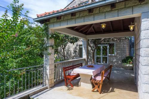 Hostal Guesthouse Zeko Rozat