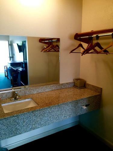 Coral Roc Motel