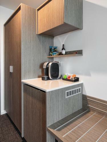 Best Western Plus Lake Kawana Hotel
