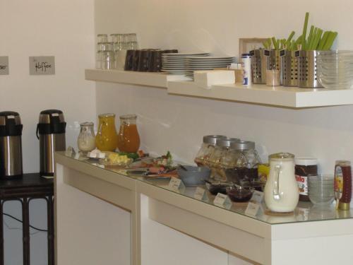 Hostal Pension Genat