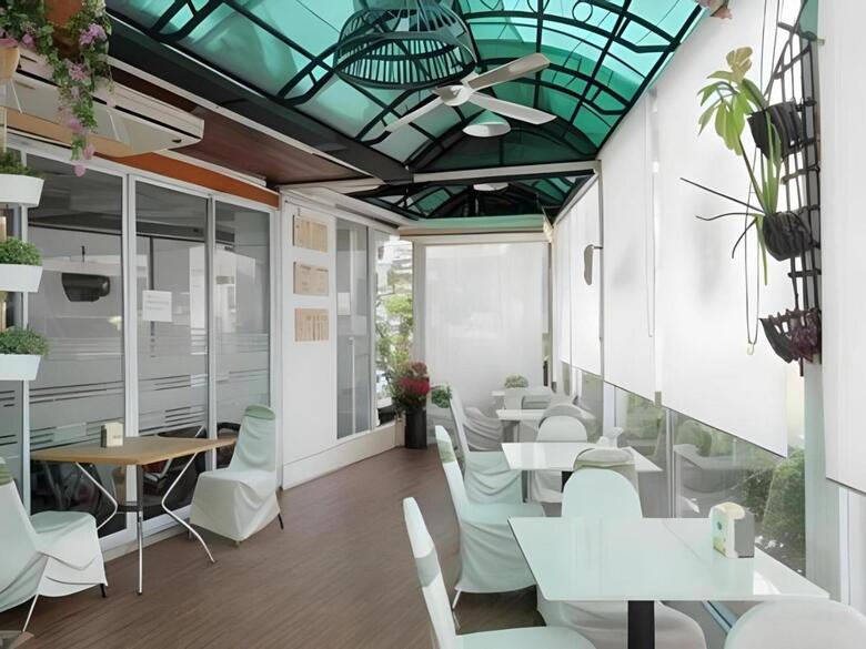 Howard Square Boutique Hotel