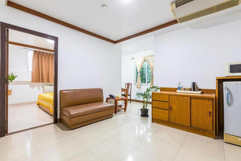 Howard Square Boutique Hotel