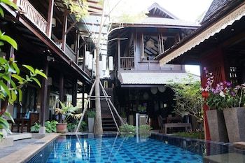 Hotel Manathai Village