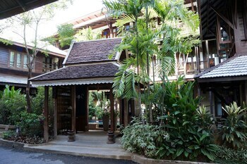 Hotel Manathai Village