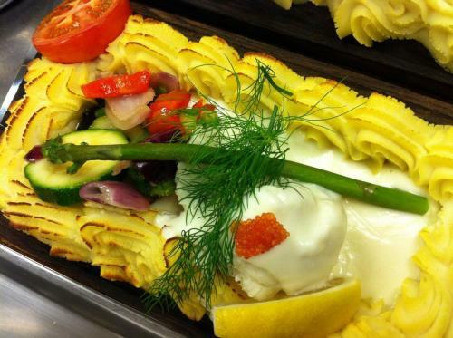 Albergue Lunedet Camping Caf� Restaurang Ab
