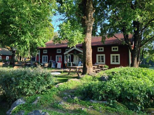 Albergue Lunedet Camping Caf� Restaurang Ab