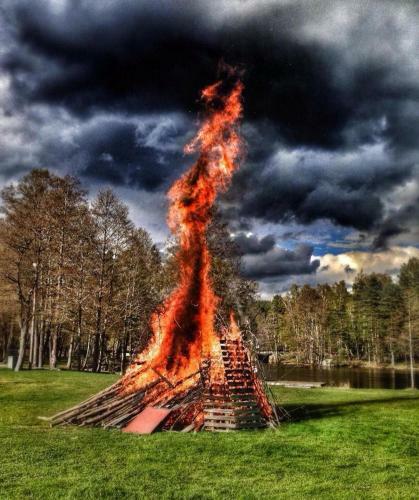 Albergue Lunedet Camping Caf� Restaurang Ab