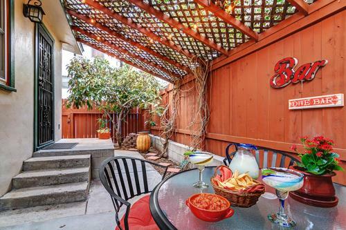 Hillcrest House Bed & Breakfast