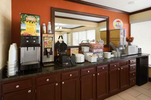 Hotel Super 8 By Wyndham Woodward