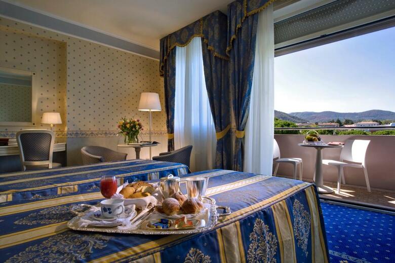 Hotel Bristol Buja