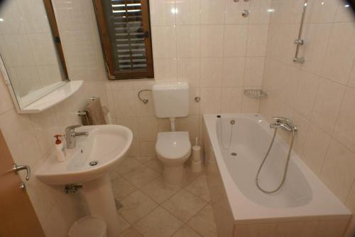 Apartments By The Sea Duce (omis) - 2821