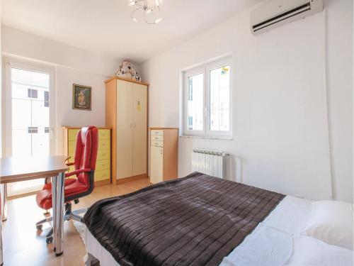 Three-bedroom Apartment Omis With Sea View 08