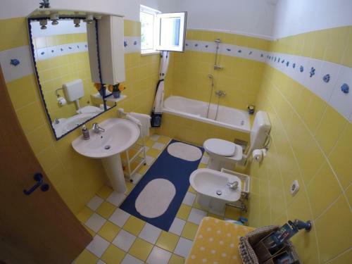 Apartment Slatine 1098a