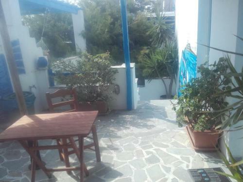 Sea View Studios & Apartments