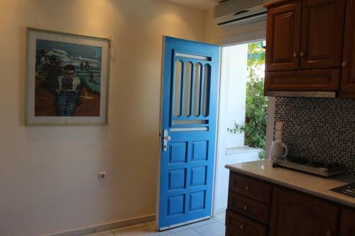 Sea View Studios & Apartments