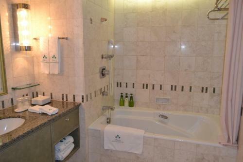 Okura Akademia Park Hotel