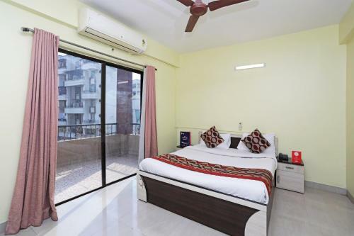 Hotel Oyo 704 Apartment Kharadi