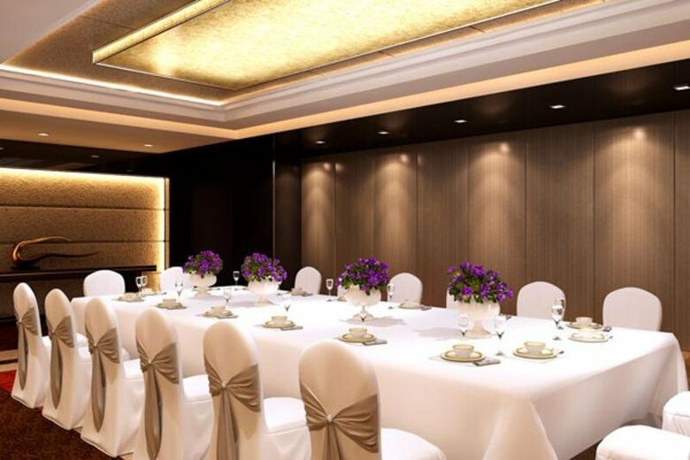 Peninsula Excelsior Hotel