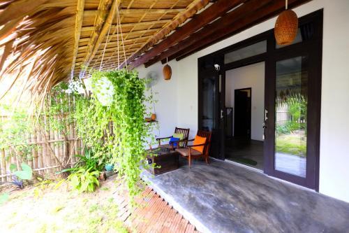 An Bang Sunrise Beach Bungalow
