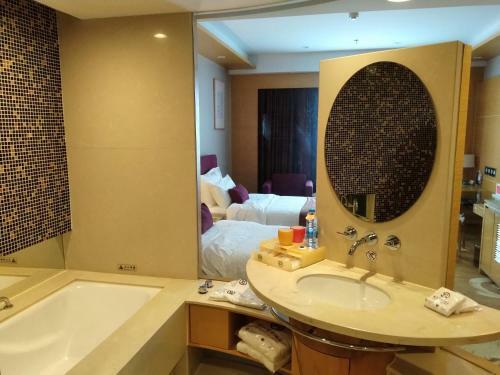 Yuyao Yonghegong Hotel