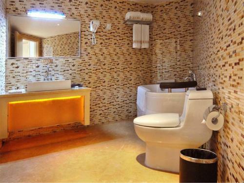 Zhongshan Louis Hotel