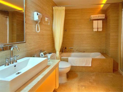 Zhongshan Louis Hotel