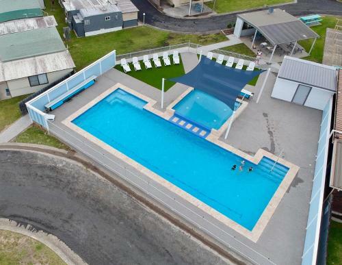 Lakeside Cabins & Holiday Village
