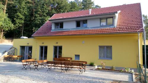 Hostal Mezi Stromy