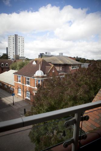 Toothbrush Apartment - Central Ipswich Penthouse
