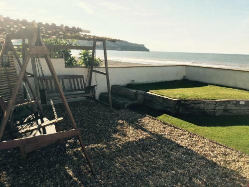 Superb Cintra Beachside Apartments