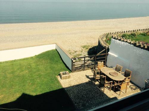 Superb Cintra Beachside Apartments