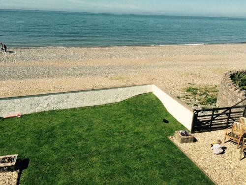 Superb Cintra Beachside Apartments