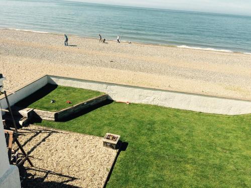 Superb Cintra Beachside Apartments