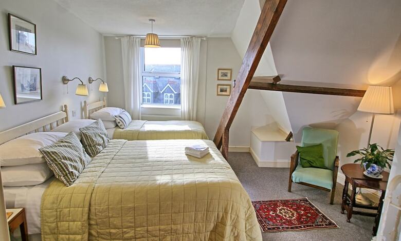 Bed & Breakfast Glencree House